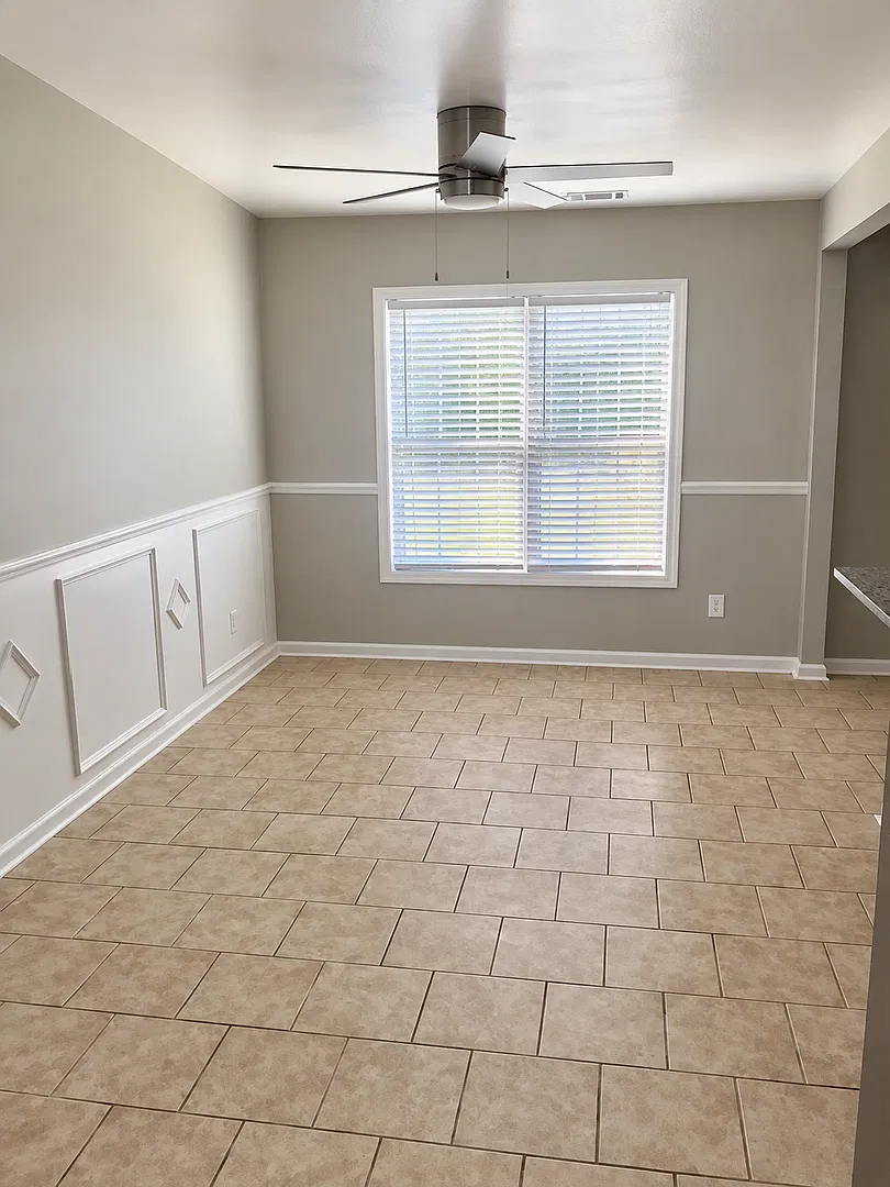 3 Bedroom End Unit Townhome! — Photo 3