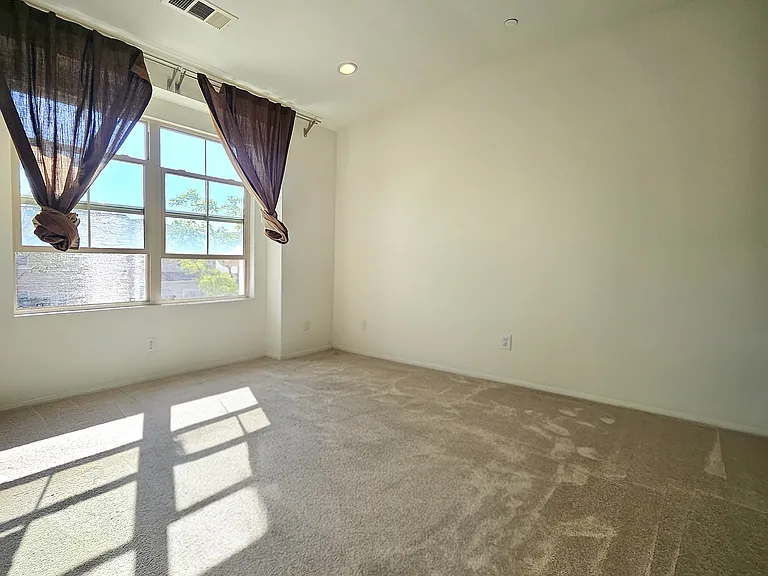 37 Bijou — Photo 14