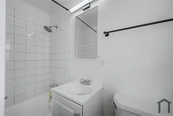 4523 1/2 Wesley Ave — Photo 11