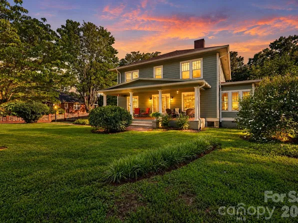 313 E Main St, Morganton, NC 28655
