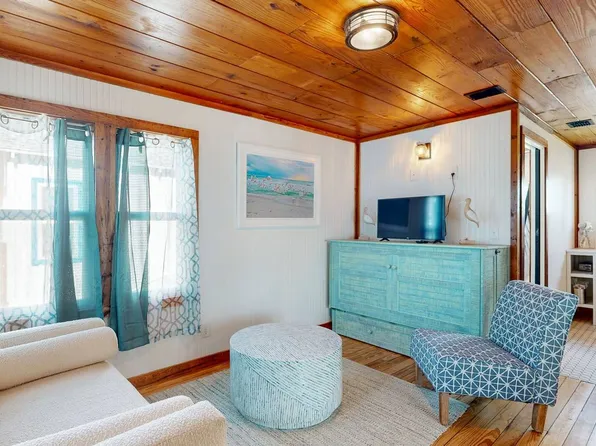 340 N Alister St, Port Aransas, TX 78373