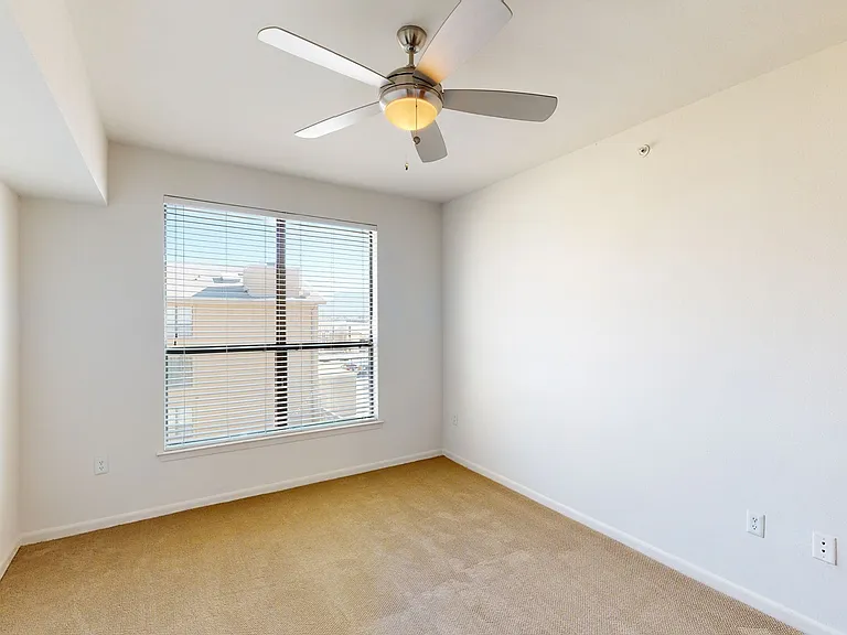 Residences at the Domain — Photo 75
