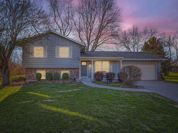 216 Dickson Ct, Yorkville, IL 60560