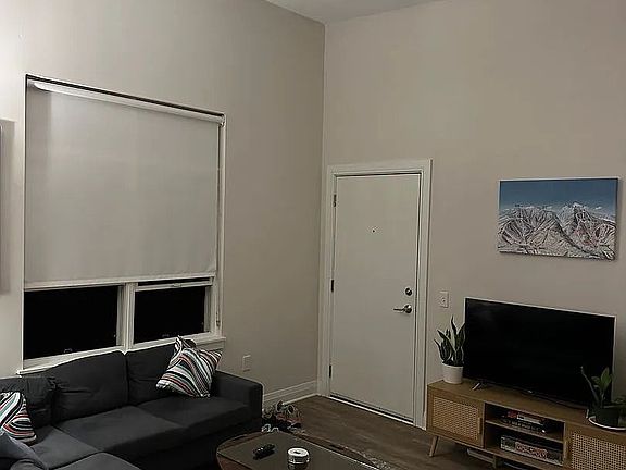 4th image of 237 Chestnut St #1-517
