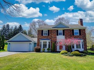 19 Bardney Cir, Fairport, NY 14450