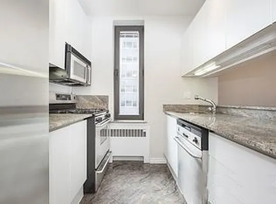Rented by LW 21 LLC | media 54