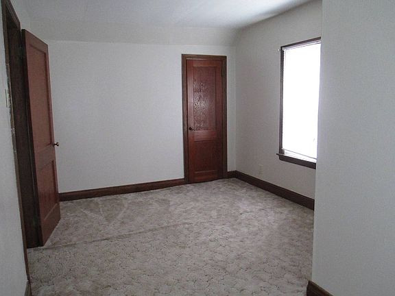 2nd image of 117 3rd Ave