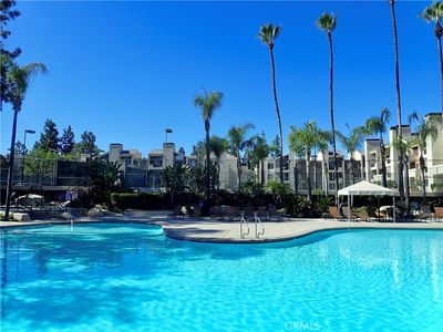 21400 Burbank Blvd APT 201, Woodland Hills, CA, 91367