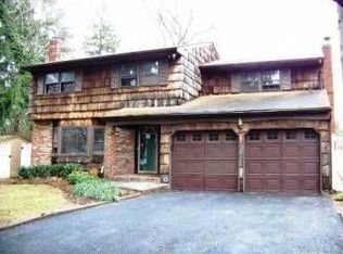 165 Emerson Ave, North Babylon, NY 11703