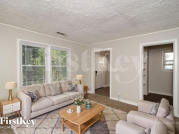 4th image of 1800 Oakmont Dr NW