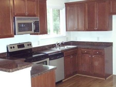 2nd image of 4201 Longleaf Dr
