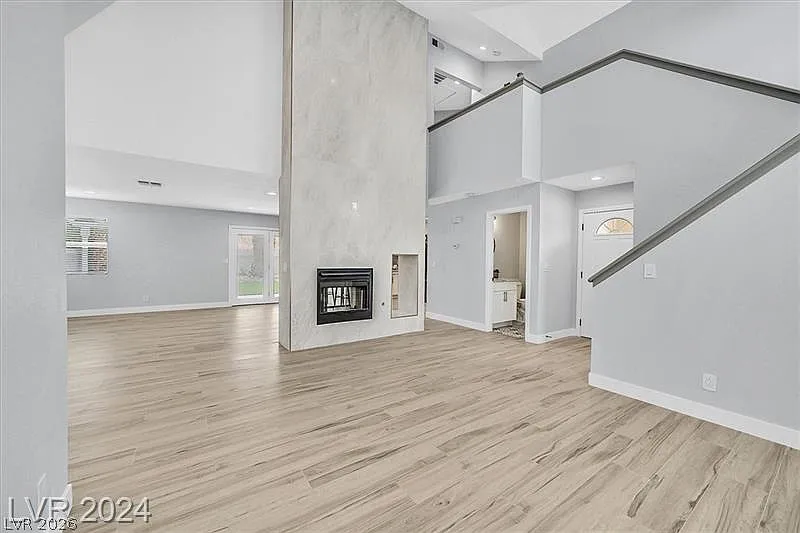 3 bed, 2.5 bath, 1466 sqft, $2,999 — Photo 3