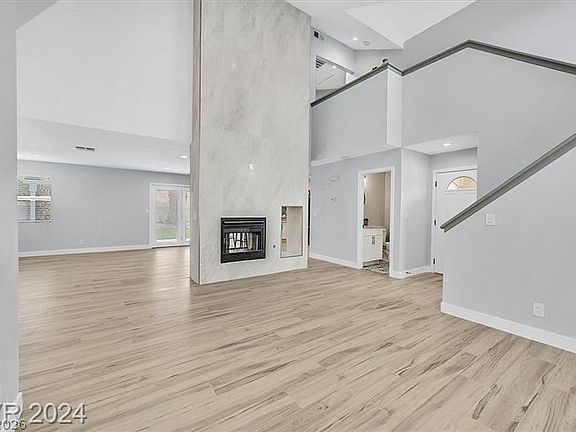 3rd image of 214 Pocahontas Ct