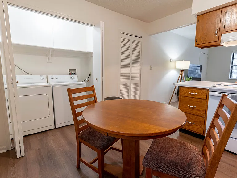 The Court at Sandstone Apartments — Photo 1