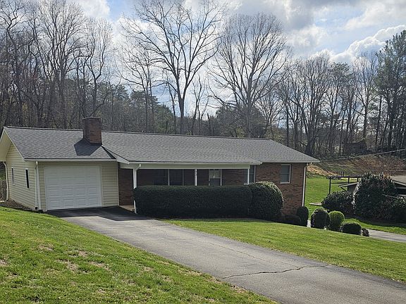 2nd image of 73 Dogwood Grv