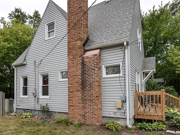 3rd image of 1362 Jewett St