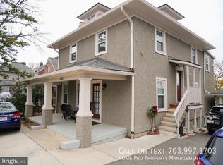 1221 N Utah St APT B, Arlington, VA 22201