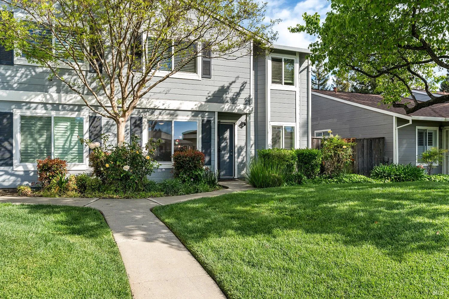 131 Cambridge Drive photo 1