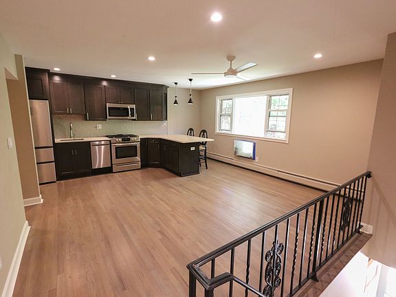 3rd image of 103 Washington Dr