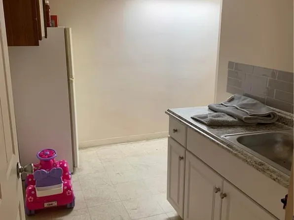 221 Bartholdi Ave Floor 1, Jersey City, NJ 07305