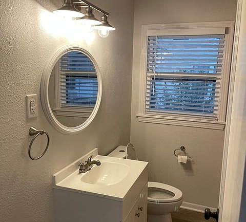 5th image of 630 S Guenther Ave APT 2