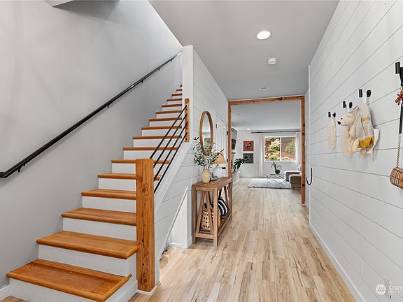 3rd image of 2032 119th Avenue SE