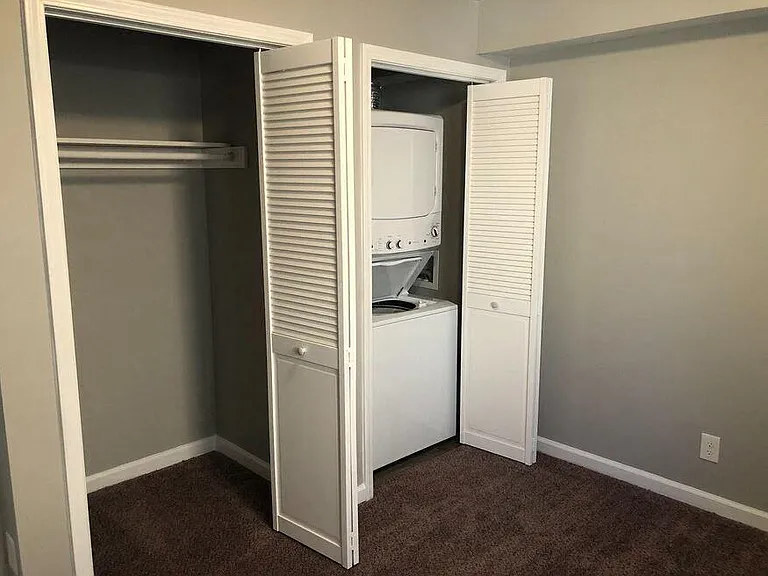 Red Point Apartments — Photo 11