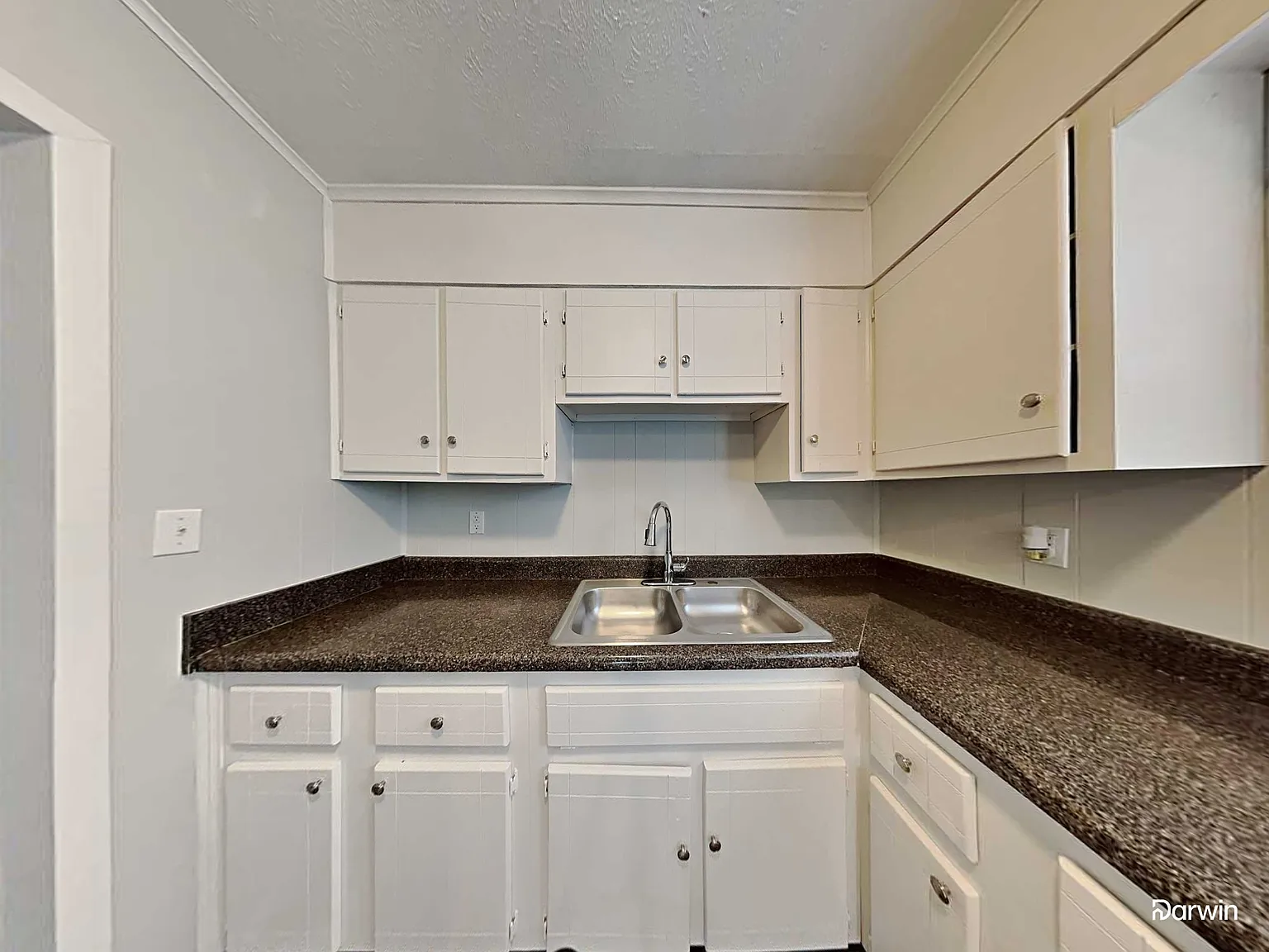 3 bed, 1.0 bath, 1056 sqft, $1,345 — Photo 2
