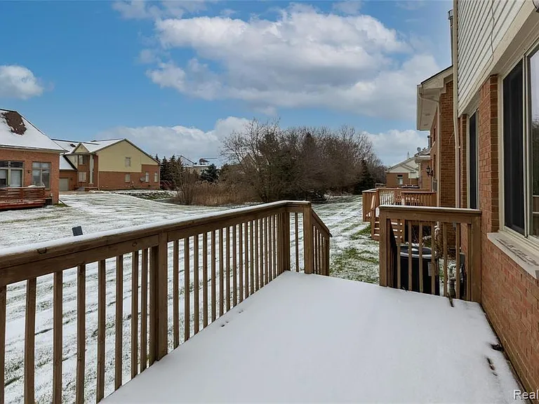1035 Maya Ct — Photo 8