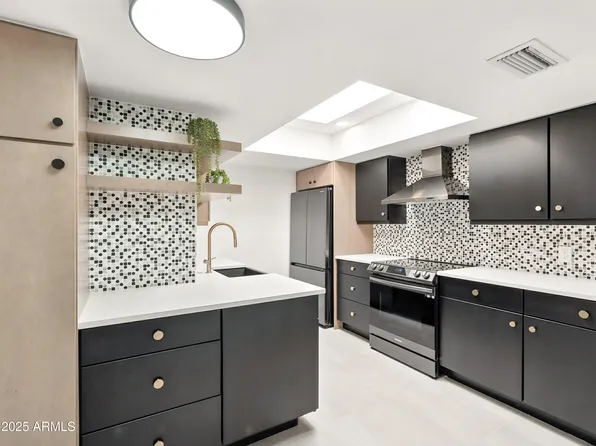 552 S ALLRED Drive, Tempe, AZ 85288