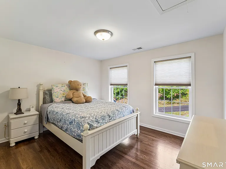 181 Martha Way — Photo 35