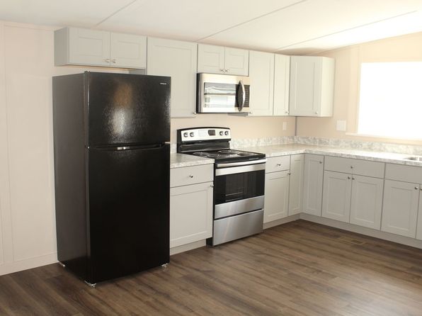 450 Ridge Rd TRAILER 4, Etters, PA 17319