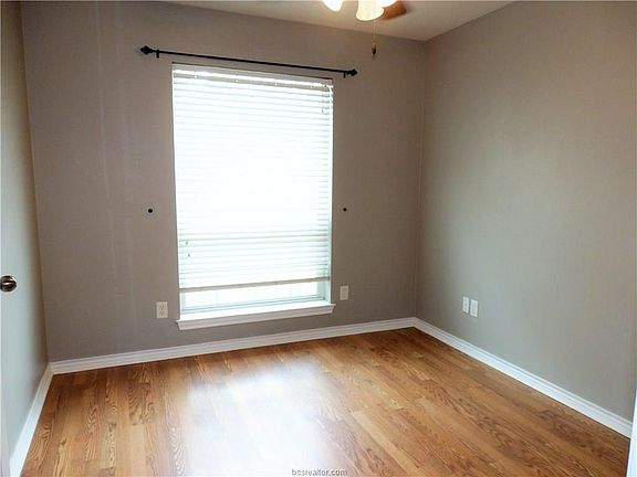 5th image of 1003 Bougainvillea St
