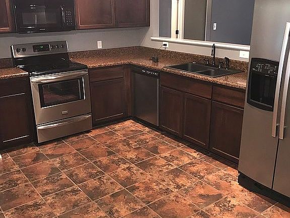 3rd image of 1004 Shanna Dr