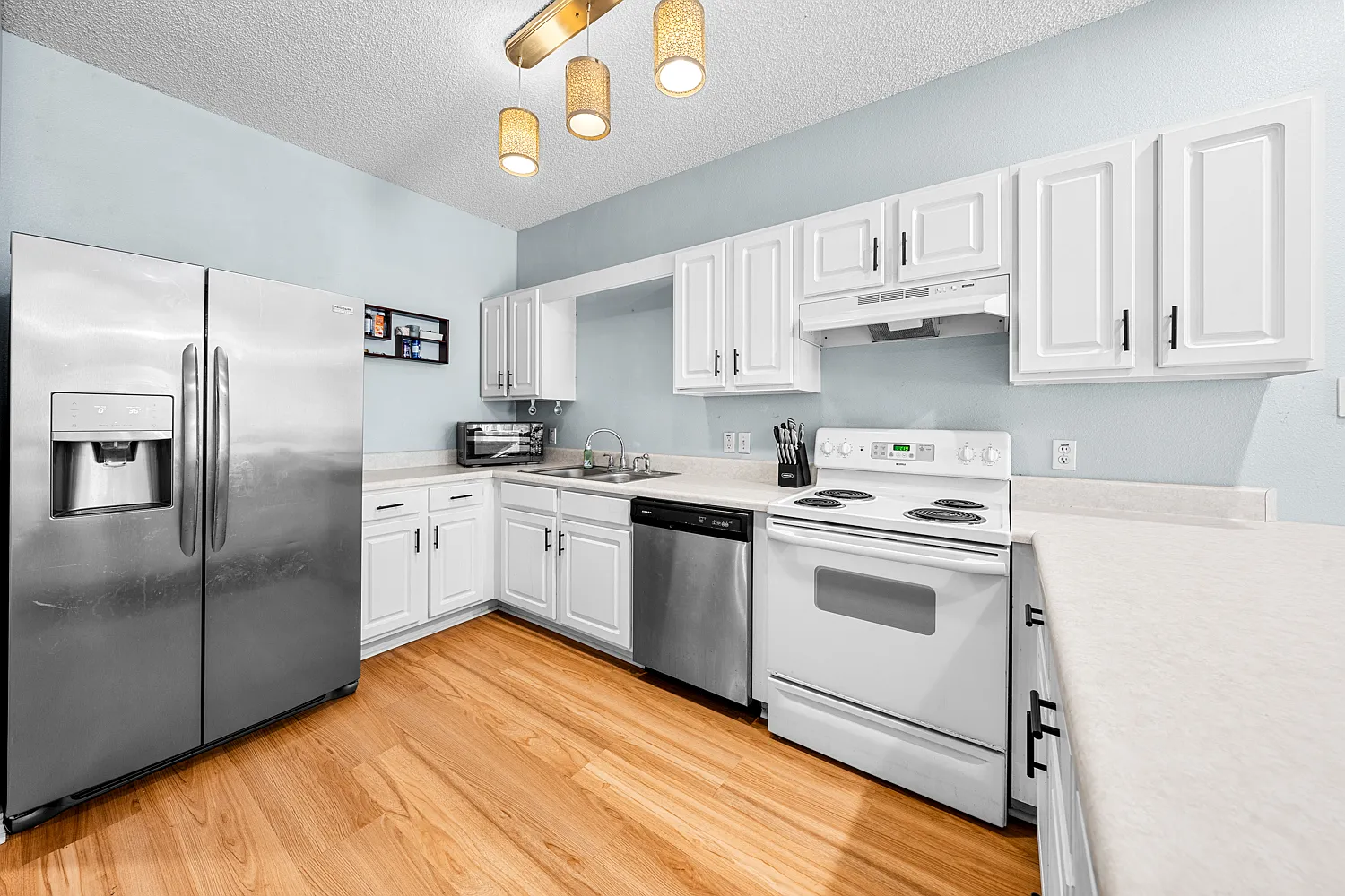 3 bed, 1187 sqft, $1,800 — Photo 3