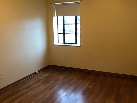 5th image of 3443 Broadway Pl #C