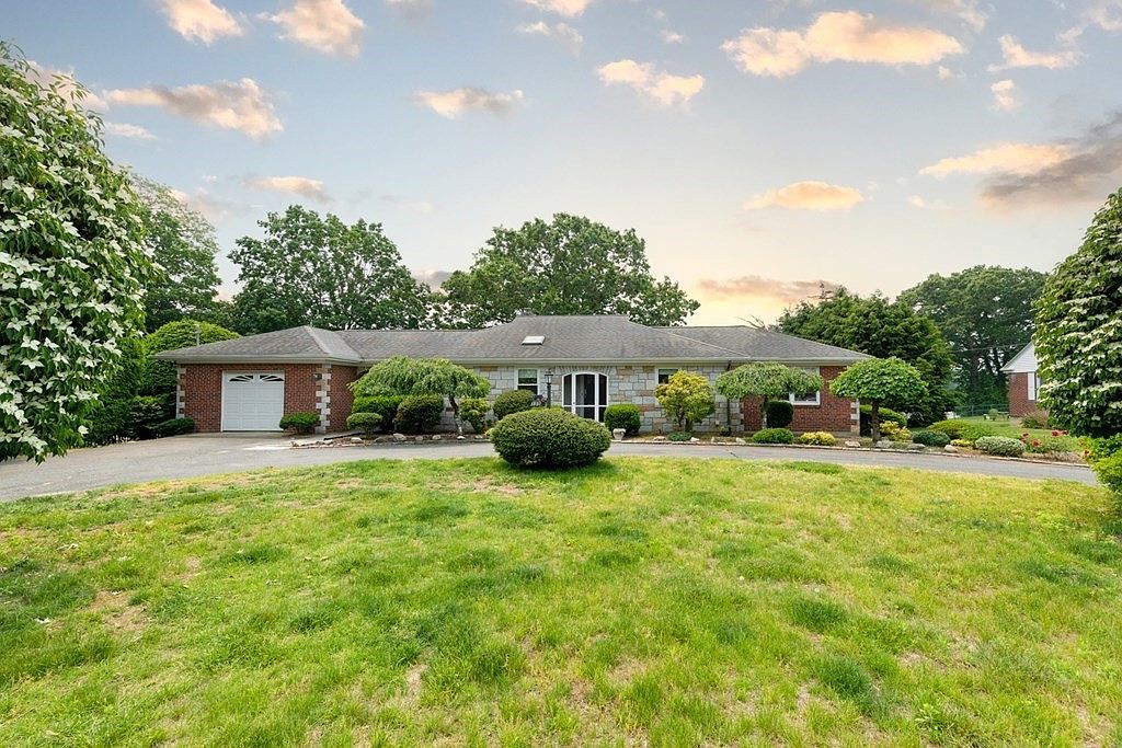 135 Russell Rd, Framingham, MA 01702 Zillow