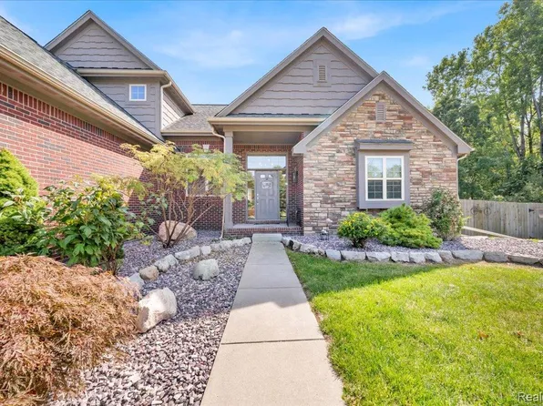 5820 Sherwood Rd, Oxford, MI 48371