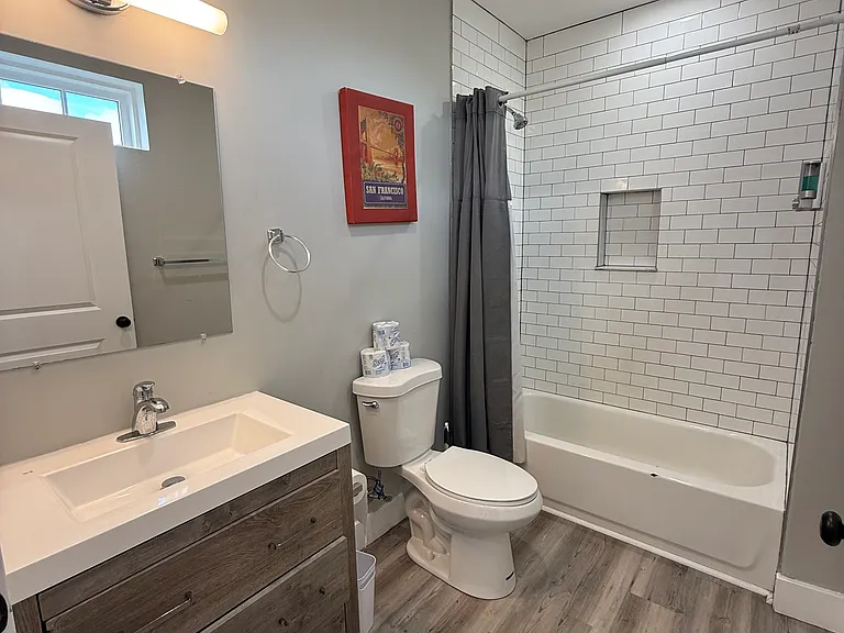 128 Monroe St — Photo 36