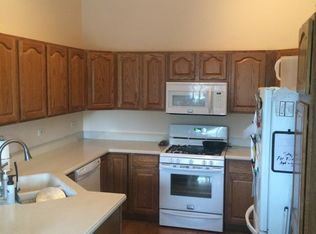423 Dunridge Cir, Dundee, IL 60118
