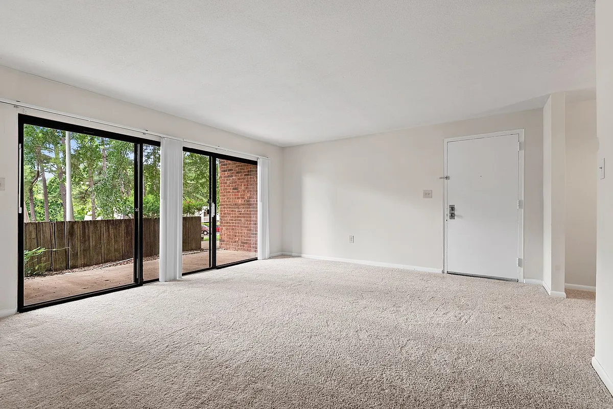 Building Photo - 500 Umstead Dr #B102