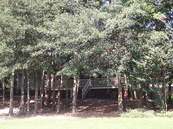 3rd image of 190 Wisteria Dr