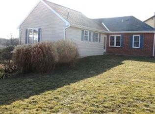 924 Chestnut St, Akron, PA 17501