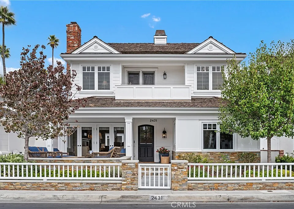 2431 Bayshore Dr