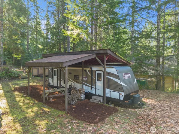 11 N Kitsap Place N, Hoodsport, WA 98548
