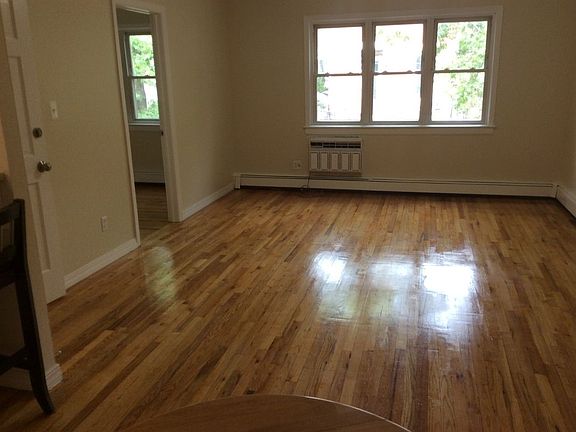 4th image of 26-41 29th St #3