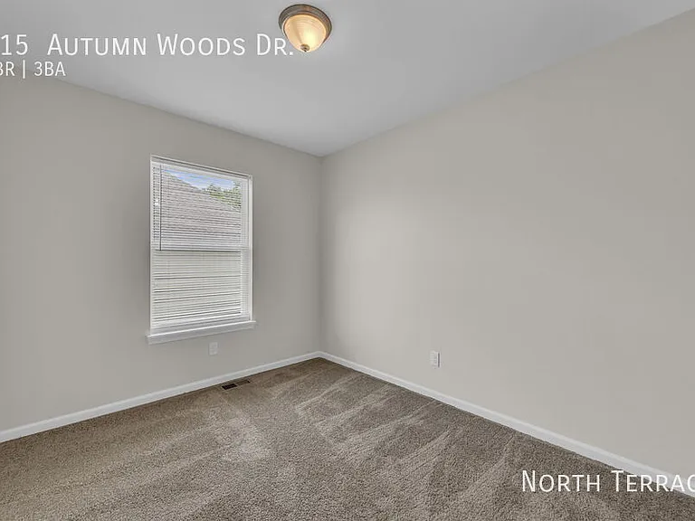 215 Autumn Woods Dr — Photo 17