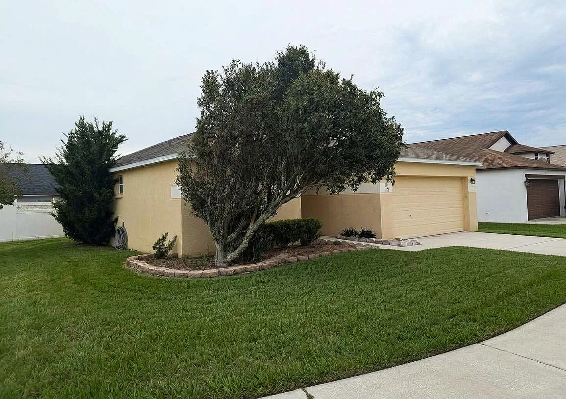 Your Florida Oasis! 3BR/2BA with Private Pool & Pet-Friendly Living! — Photo 2