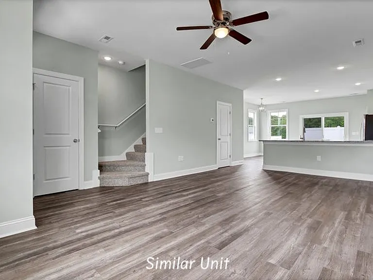 305 Starfish Ln — Photo 3