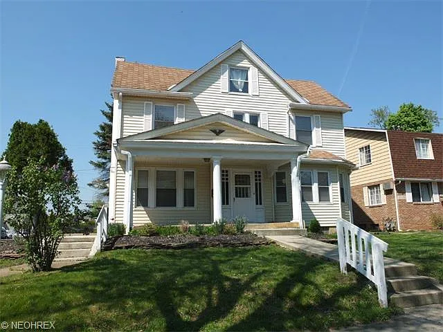 1801 Woodland Ave NW photo 1